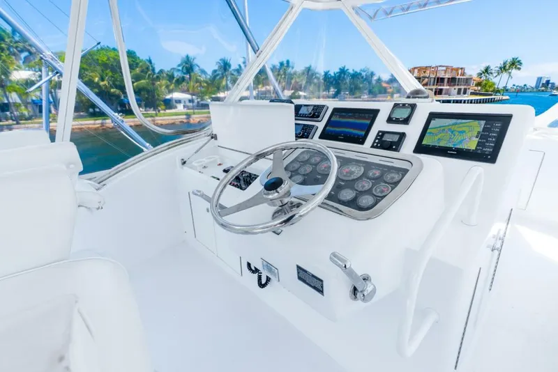 Slide: The Image of Hatteras 50 Convertible 2005 - 30