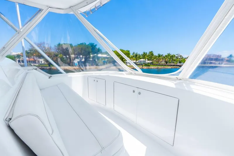 Slide: The Image of Hatteras 50 Convertible 2005 - 32