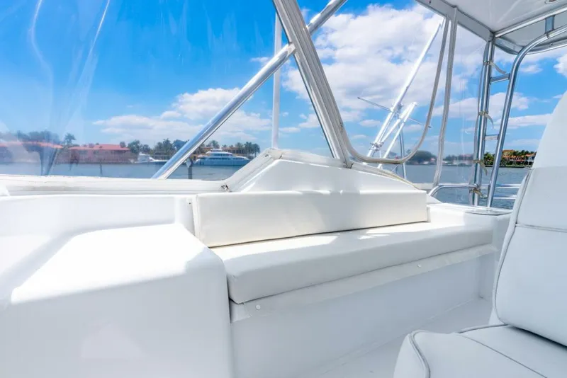 Slide: The Image of Hatteras 50 Convertible 2005 - 33