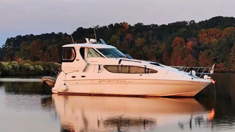 The Image of Sea Ray 39 Motor Yacht 2004 - 0