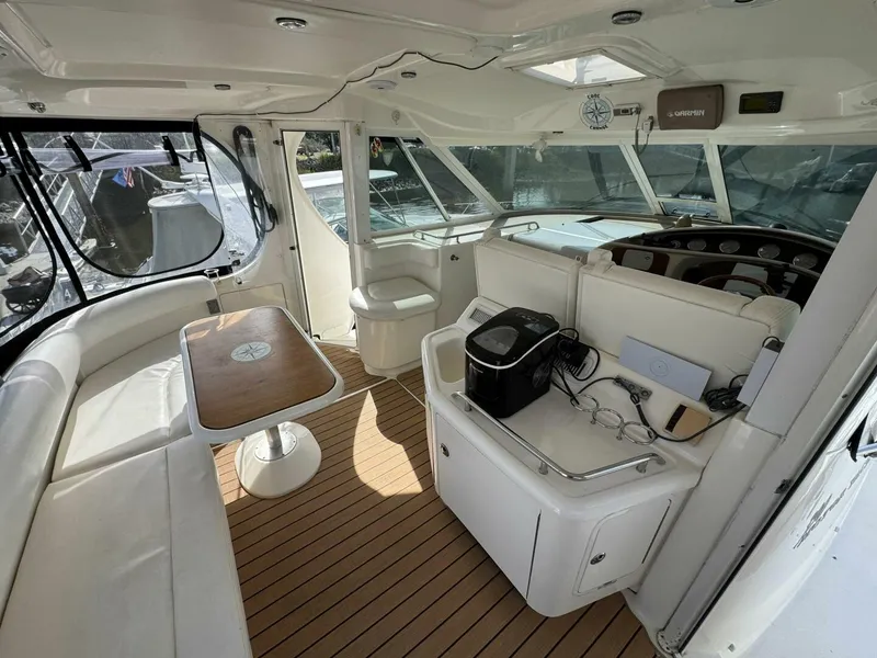 Slide: The Image of Sea Ray 39 Motor Yacht 2004 - 13