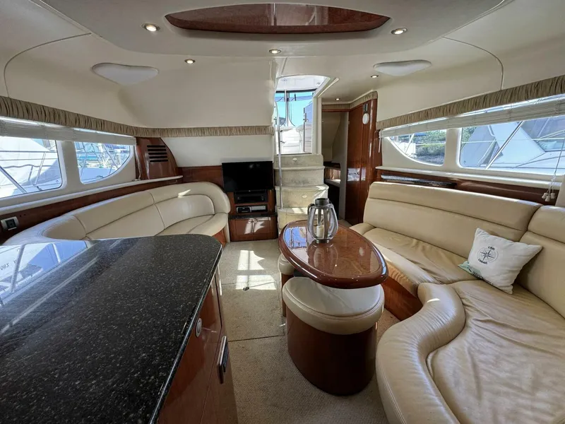Slide: The Image of Sea Ray 39 Motor Yacht 2004 - 17