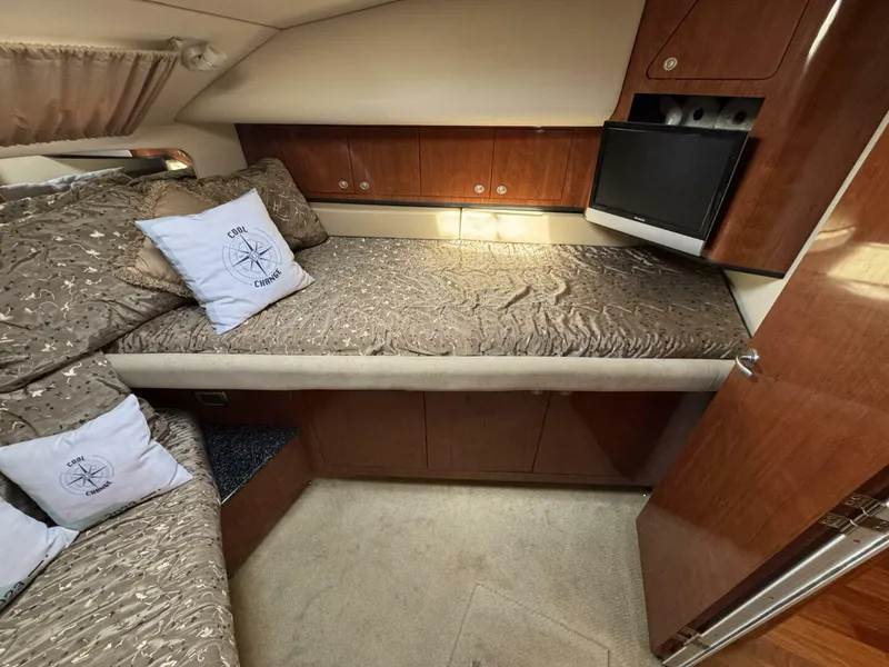Slide: The Image of Sea Ray 39 Motor Yacht 2004 - 30