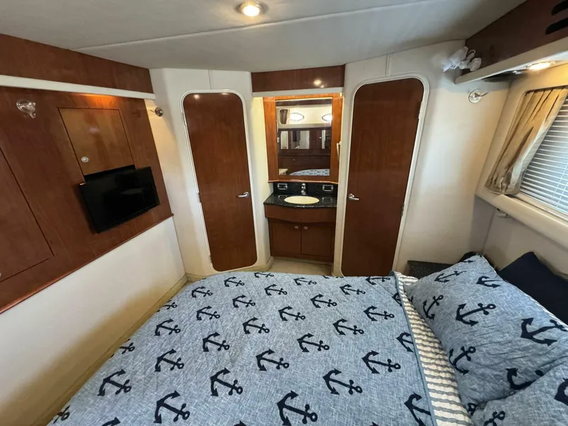 Slide: The Image of Sea Ray 39 Motor Yacht 2004 - 36