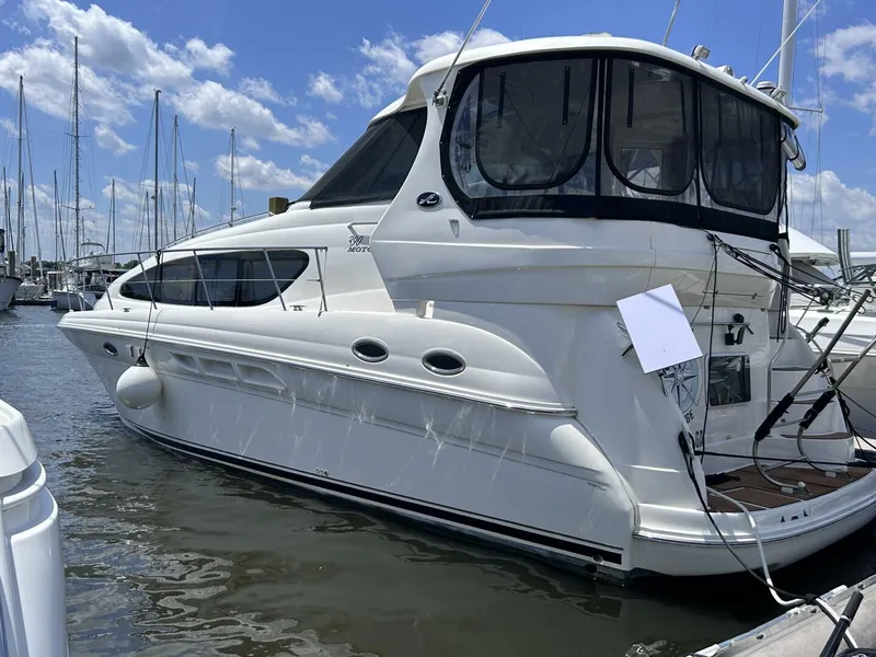 Slide: The Image of Sea Ray 39 Motor Yacht 2004 - 4