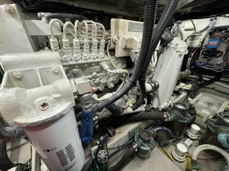 Slide: The Image of Sea Ray 39 Motor Yacht 2004 - 42