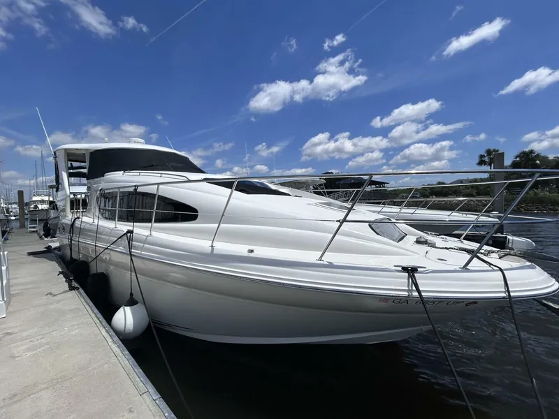 Slide: The Image of Sea Ray 39 Motor Yacht 2004 - 5