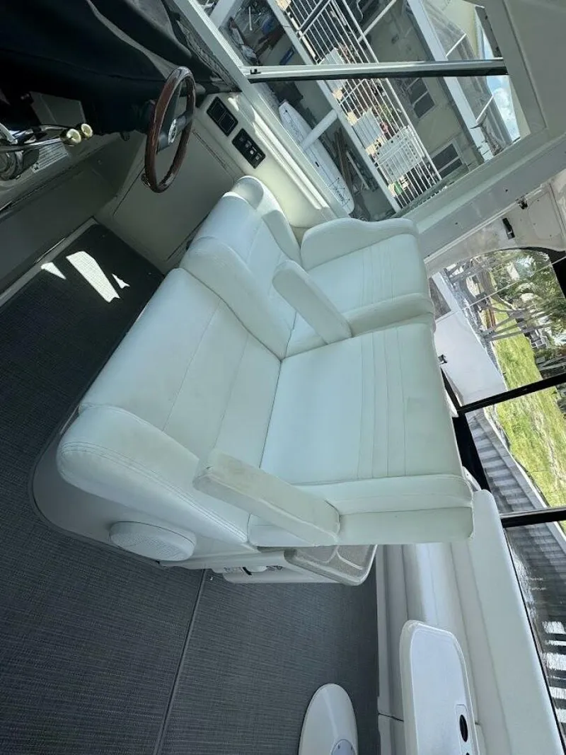 Slide: The Image of Sea Ray 40 Motoryacht 2006 - 12
