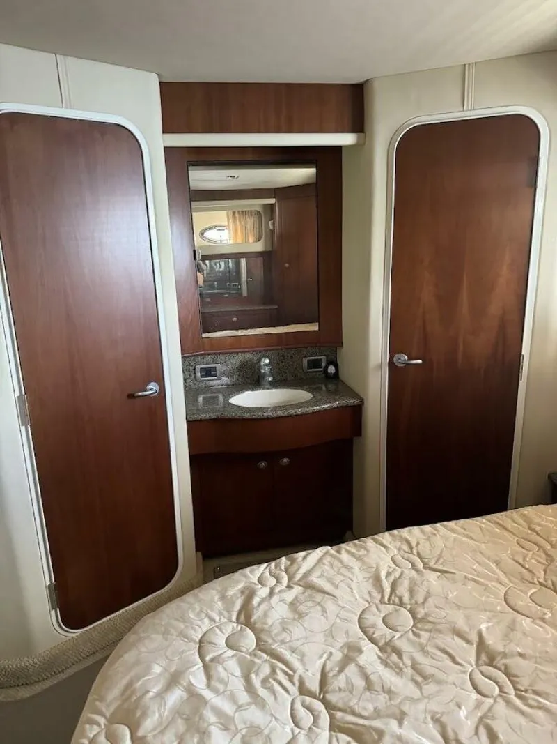 Slide: The Image of Sea Ray 40 Motoryacht 2006 - 35