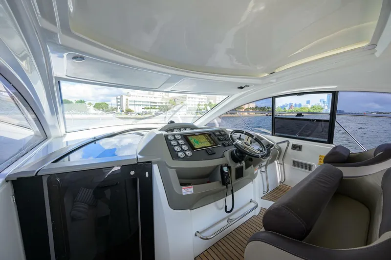 Slide: The Image of Beneteau 38 GT 2015 - 19