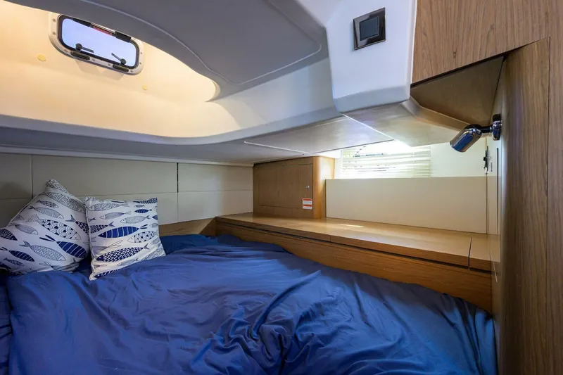 Slide: The Image of Beneteau 38 GT 2015 - 9