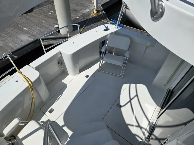Slide: The Image of Mainship 390 2001 - 10