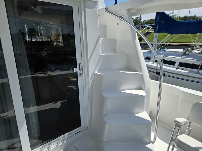 Slide: The Image of Mainship 390 2001 - 12