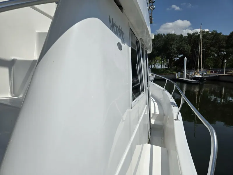 Slide: The Image of Mainship 390 2001 - 14
