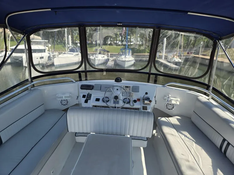 Slide: The Image of Mainship 390 2001 - 6