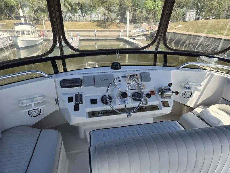 Slide: The Image of Mainship 390 2001 - 7