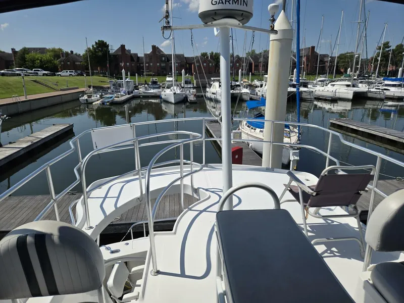 Slide: The Image of Mainship 390 2001 - 8