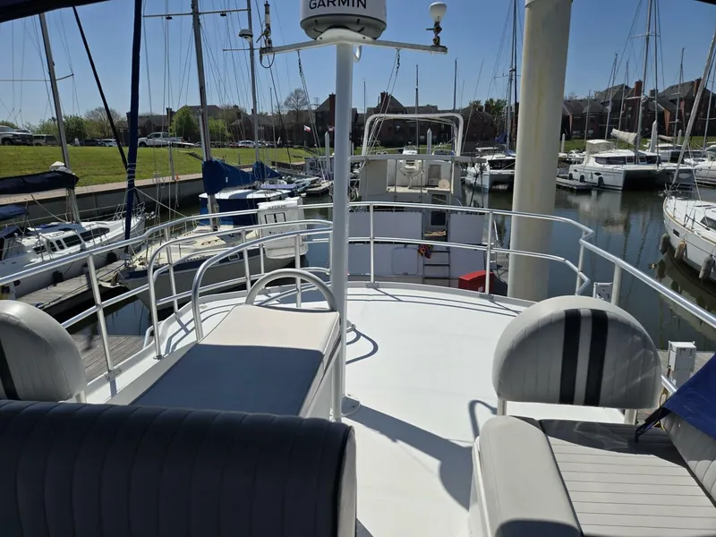 Slide: The Image of Mainship 390 2001 - 9