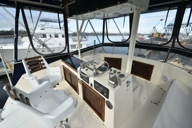 Slide: The Image of Hatteras 46 Convertible 1978 - 13