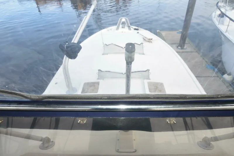 Slide: The Image of Hatteras 46 Convertible 1978 - 18