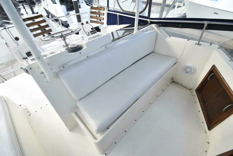 Slide: The Image of Hatteras 46 Convertible 1978 - 19