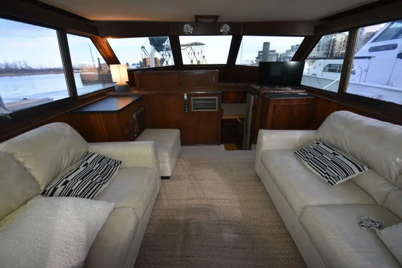 Slide: The Image of Hatteras 46 Convertible 1978 - 21