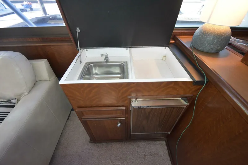 Slide: The Image of Hatteras 46 Convertible 1978 - 76