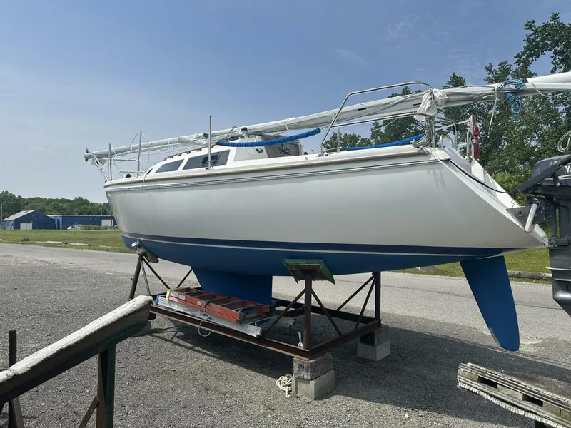 Slide: The Image of Catalina Capri 26 Wing Keel 1990 - 2