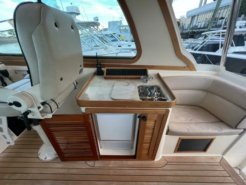 Slide: The Image of Sabre 42 Hardtop Express 2008 - 16