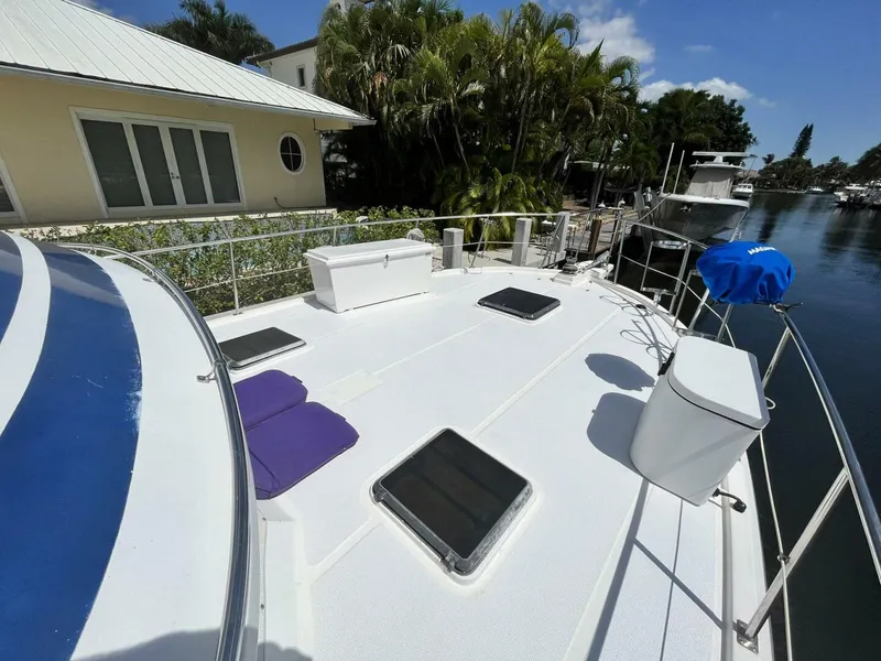 Slide: The Image of Symbol 44 Sun Deck MK II 1987 - 19
