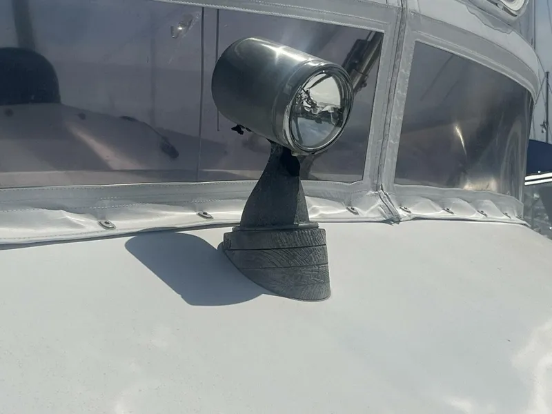 Slide: The Image of Symbol 44 Sun Deck MK II 1987 - 25