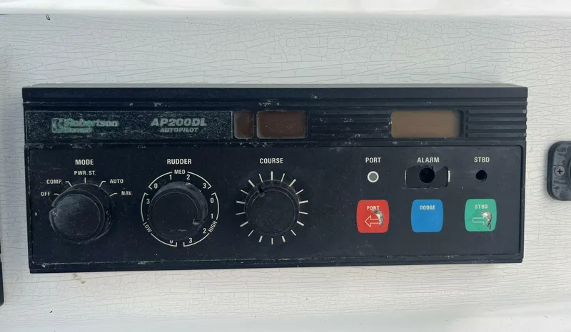 Slide: The Image of Symbol 44 Sun Deck MK II 1987 - 91