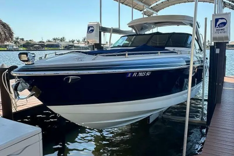 The Image of Formula 350 Crossover Bowrider 2020 - 0