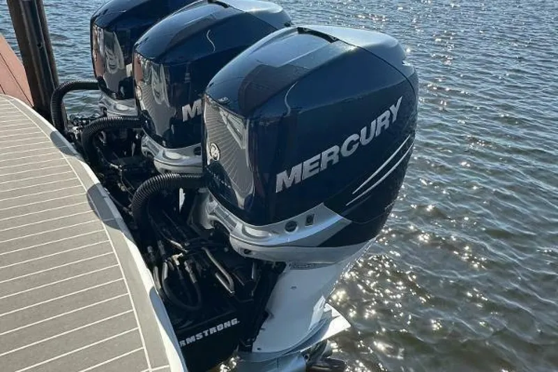 Slide: The Image of Formula 350 Crossover Bowrider 2020 - 11