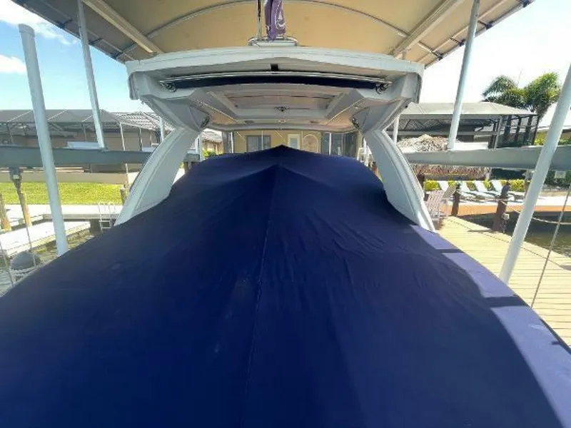 Slide: The Image of Formula 350 Crossover Bowrider 2020 - 12