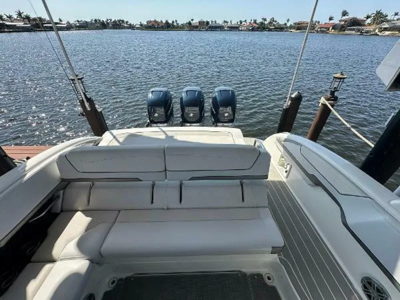 Slide: The Image of Formula 350 Crossover Bowrider 2020 - 23