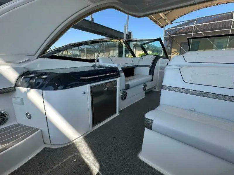 Slide: The Image of Formula 350 Crossover Bowrider 2020 - 27