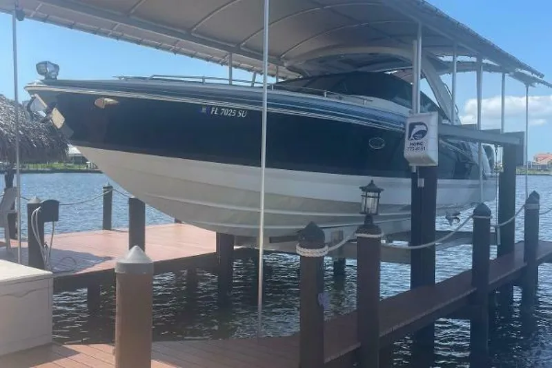 Slide: The Image of Formula 350 Crossover Bowrider 2020 - 3