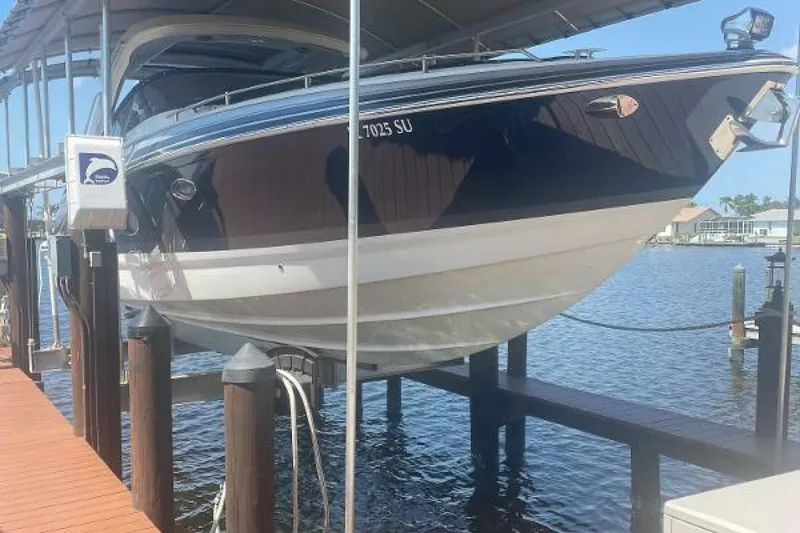 Slide: The Image of Formula 350 Crossover Bowrider 2020 - 4