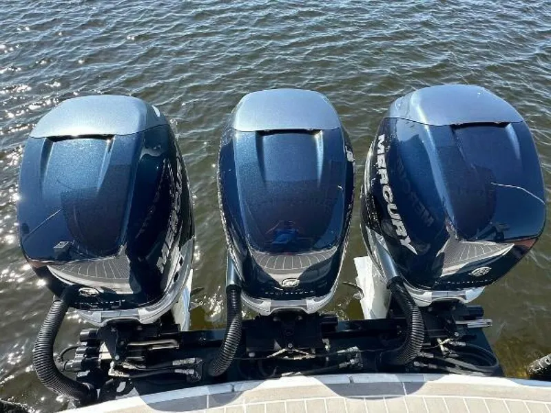Slide: The Image of Formula 350 Crossover Bowrider 2020 - 7