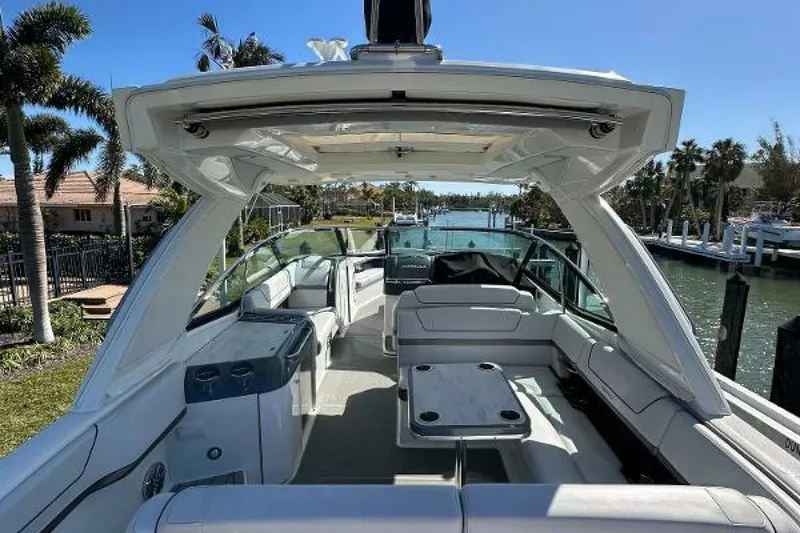 Slide: The Image of Formula 350 Crossover Bowrider 2020 - 12