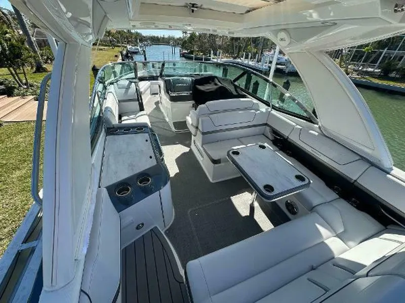 Slide: The Image of Formula 350 Crossover Bowrider 2020 - 14