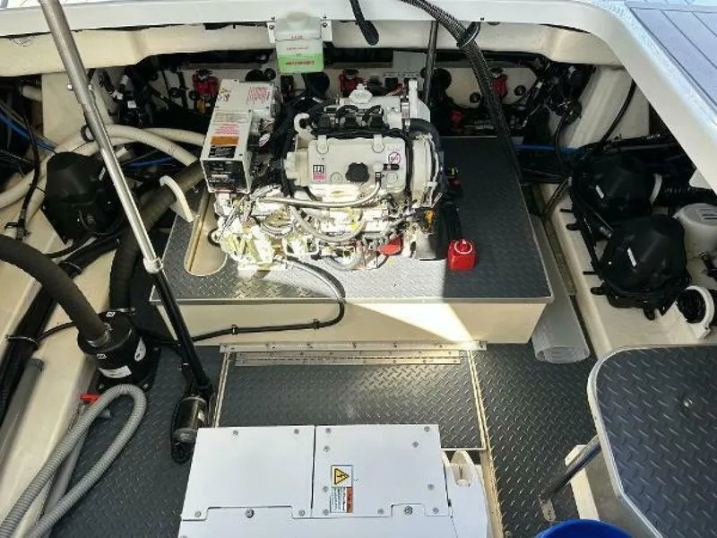 Slide: The Image of Formula 350 Crossover Bowrider 2020 - 30