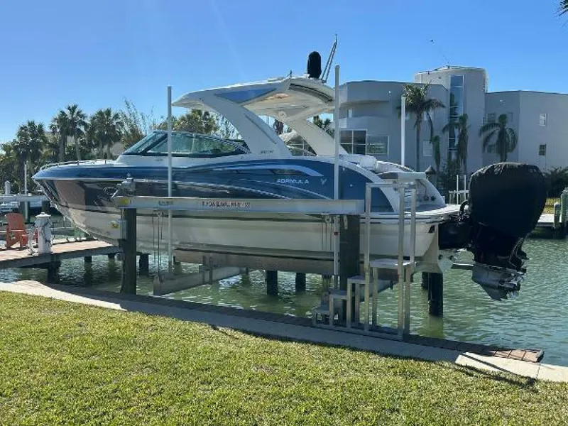 Slide: The Image of Formula 350 Crossover Bowrider 2020 - 7
