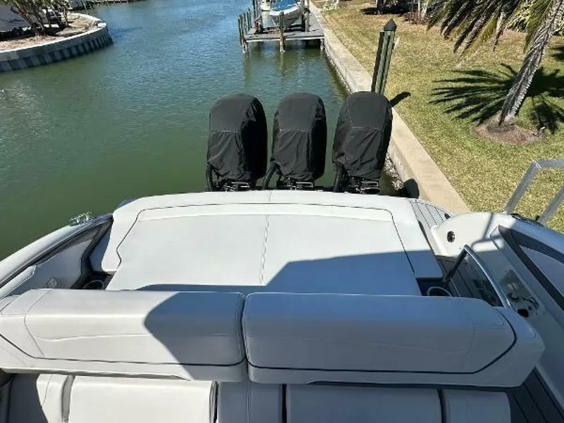 Slide: The Image of Formula 350 Crossover Bowrider 2020 - 9