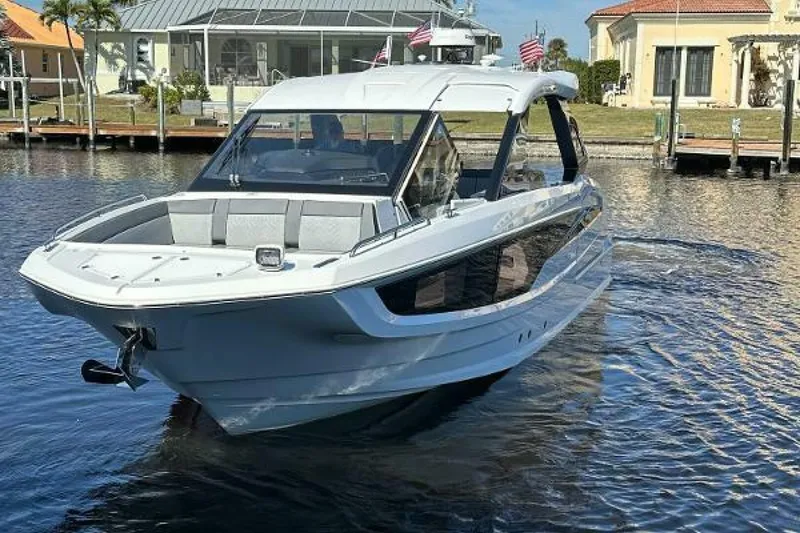 Slide: The Image of Galeon 325 GTO 2022 - 27