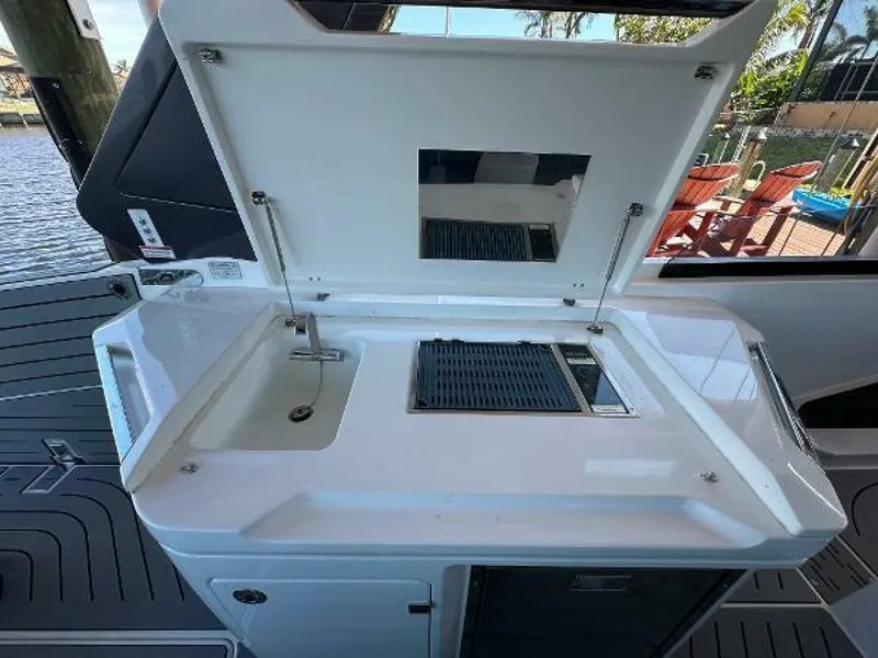 Slide: The Image of Galeon 325 GTO 2022 - 28