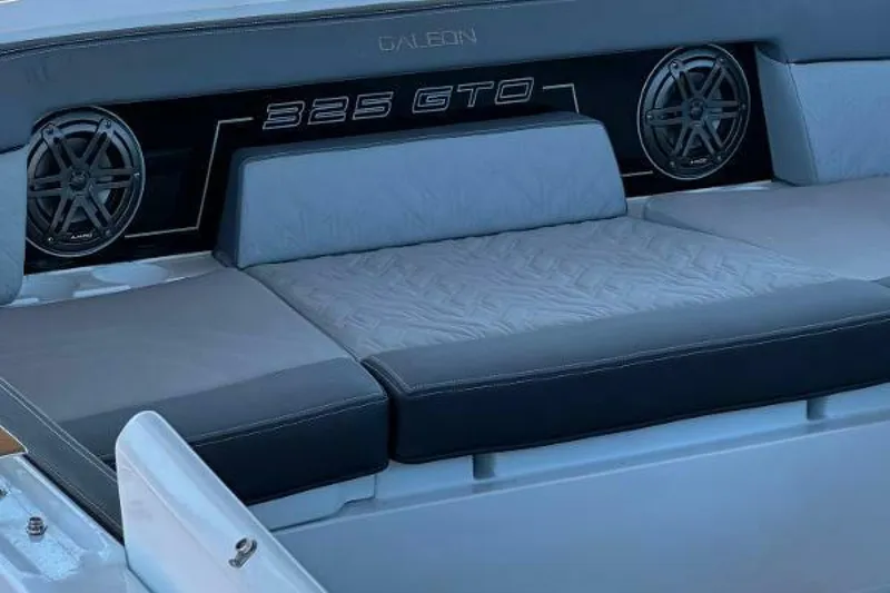 Slide: The Image of Galeon 325 GTO 2022 - 30