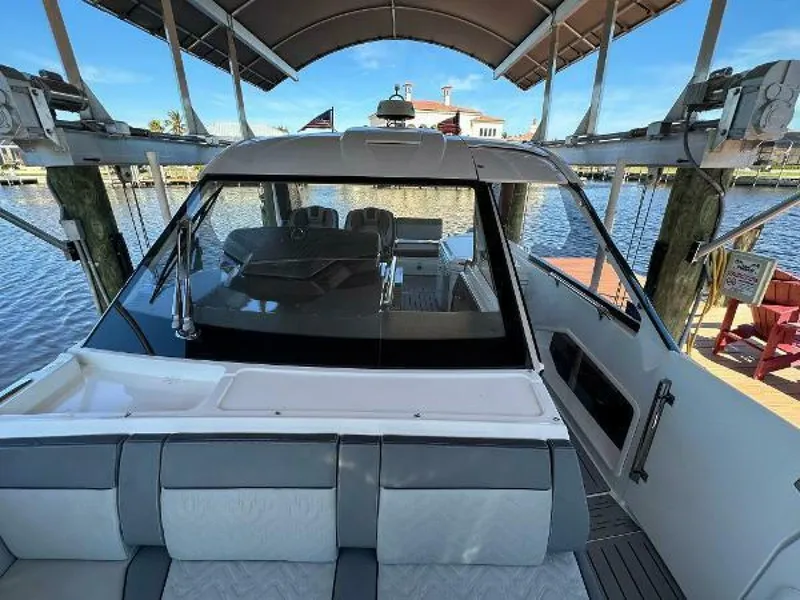 Slide: The Image of Galeon 325 GTO 2022 - 32