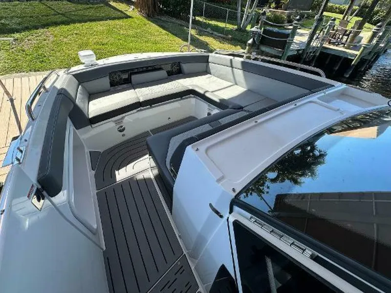 Slide: The Image of Galeon 325 GTO 2022 - 51